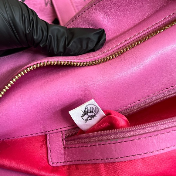 MCM Vibrant Pink Logo large Tote - Picture 4 of 15